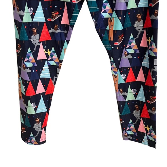 Disney Parks Star Wars Holiday Christmas 7/8 Leggings - Picture 6 of 14